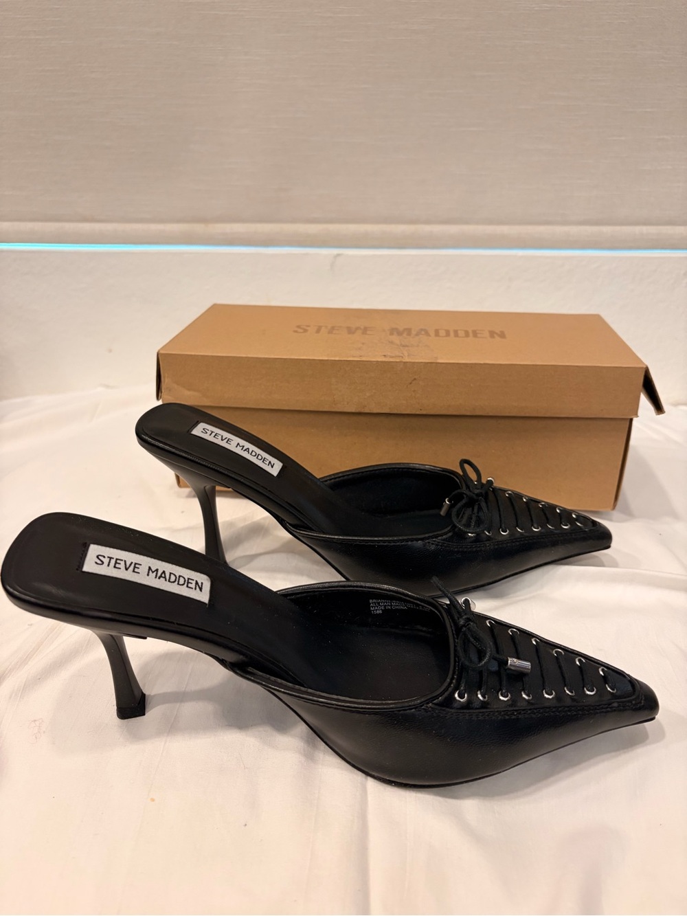 Steve Madden Black Pointed Toe Lace-Up Mule Pumps